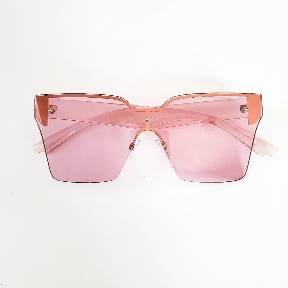 🆕️ Light Pink Rimless Shield Sunglasses